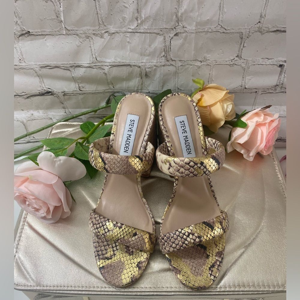 Steve Madden Women's Snakeskin Sandals - Gold and Tan